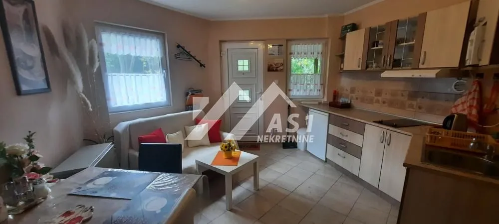 Izdavanje, kuća, 47m², Ledinci, Petrovaradin