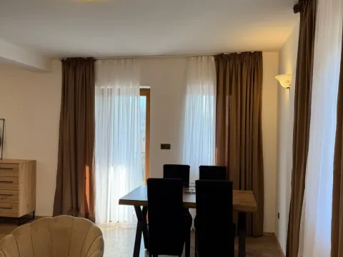 Izdavanje, kuća, 150m², Kuljače, Budva - image 14