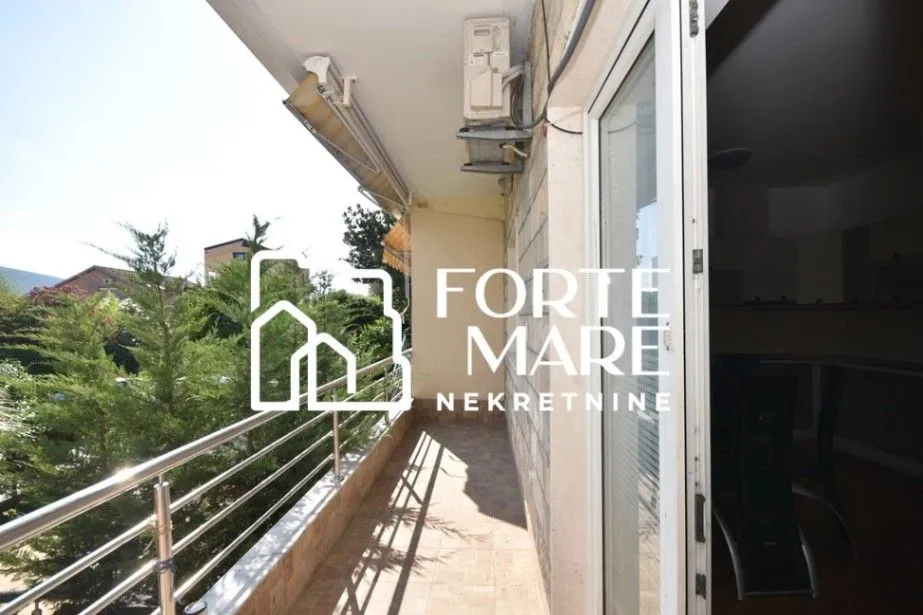Prodaja, dvosoban stan, 68m², Đenovići, Herceg Novi