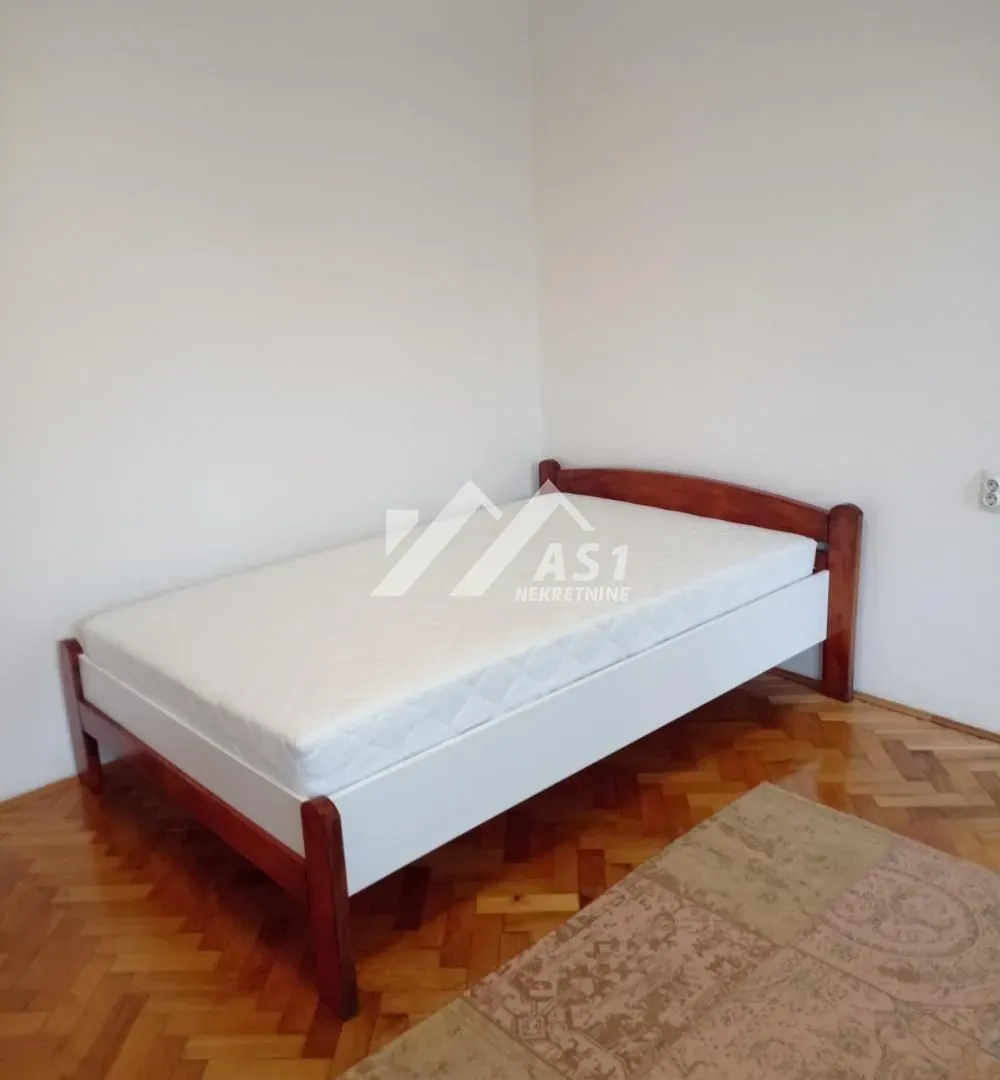 Izdavanje, trosoban stan, 82m², Novi Sad Sve Podlokacije, Novi Sad