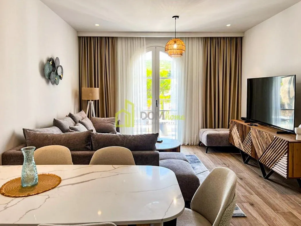 Izdavanje, jednosoban stan, 70m², Tivat, Crna Gora