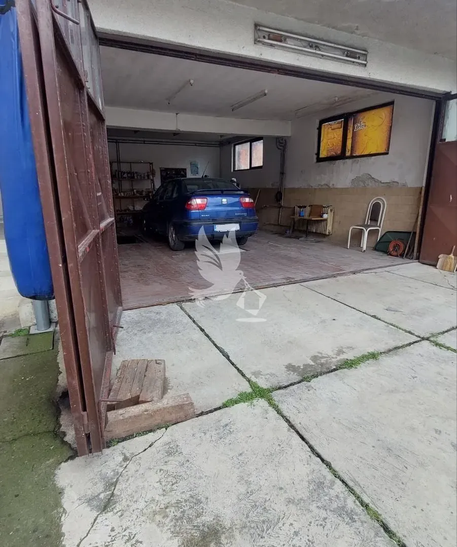 Sale, house, 400m², Rabrovac, Mladenovac