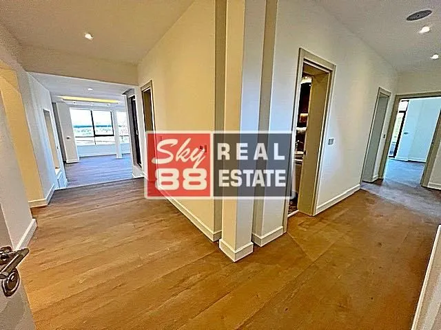 Rent, four bedroom apartment, 177m², Senjak, Beograd