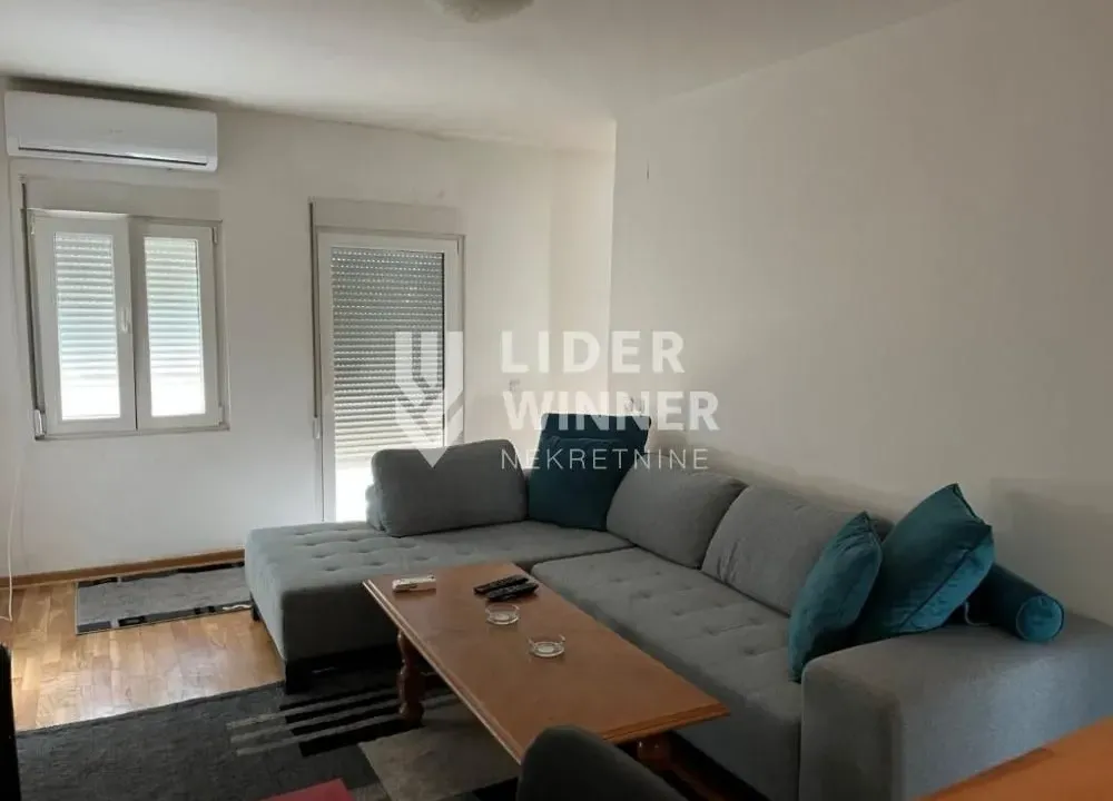 Izdavanje, trosoban stan, 59m², Zvezdara Sve Podlokacije, Beograd