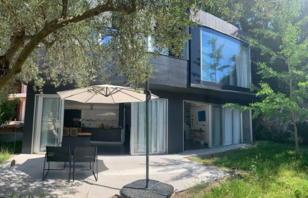 Sale, house, 350m², Prijevor, Budva