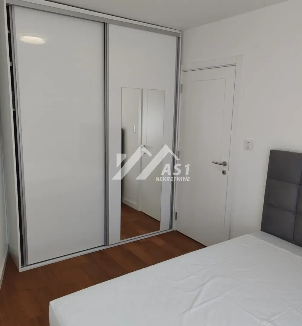Izdavanje, jednosoban stan, 38m², Rotkvarija, Novi Sad Sve Podlokacije