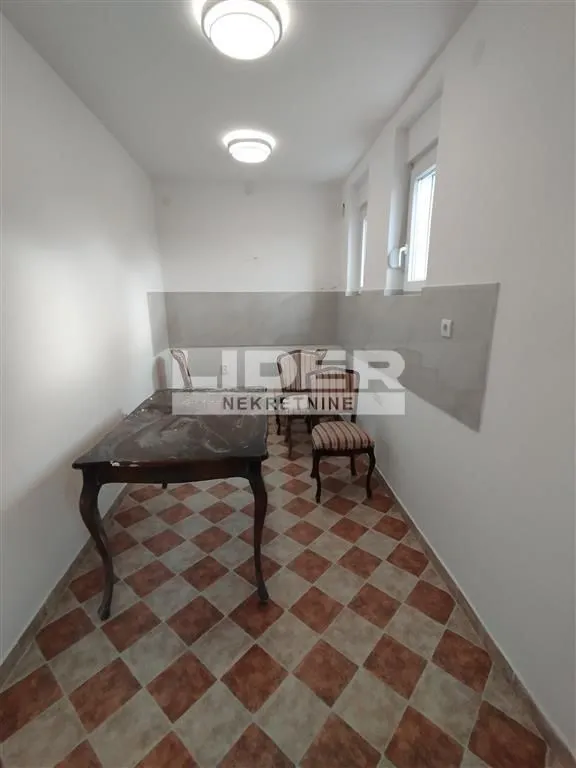 Sale, three bedroom apartment, 67m², Slavujev Venac, Zvezdara Sve Podlokacije