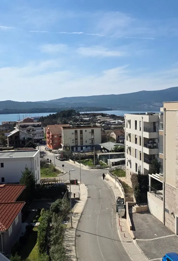 Izdavanje, jednosoban stan, 45m², Kava, Tivat