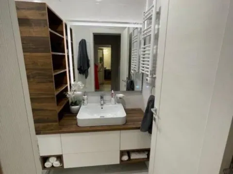 Izdavanje, dvosoban stan, 70m², Central Point, Podgorica - image 8