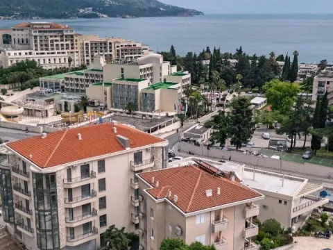 Prodaja, garsonjera, 27m², Bečići, Budva - image 20