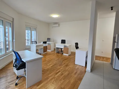 Izdavanje, trosoban stan, 116m², Zabjelo, Podgorica - image 2