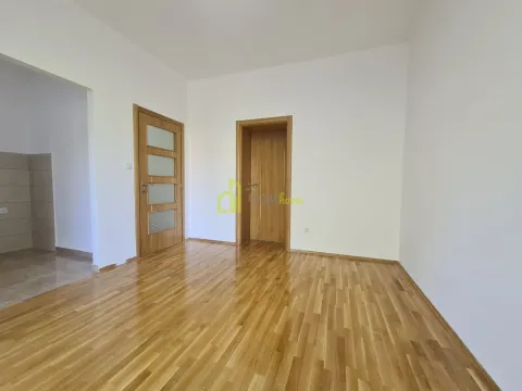 Izdavanje, jednosoban stan, 60m², Centar, Podgorica - image 4