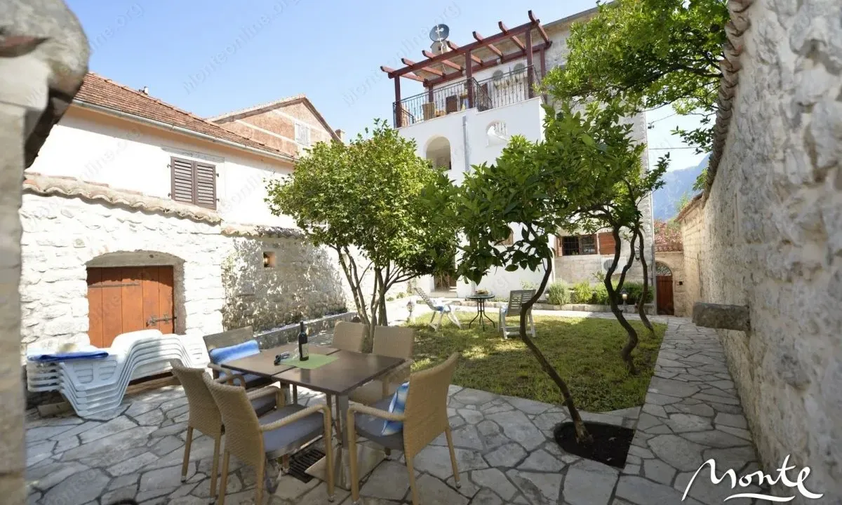 Prodaja, kuća, 222m², Prčanj, Kotor