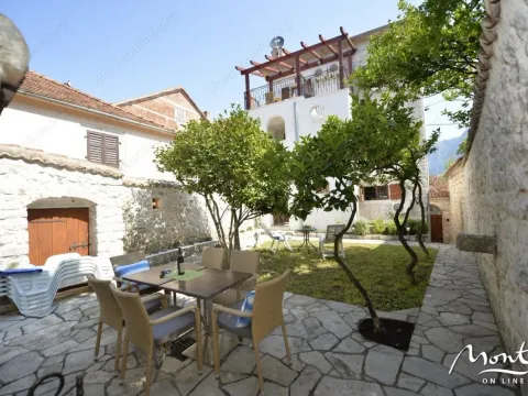 Prodaja, kuća, 222m², Prčanj, Kotor