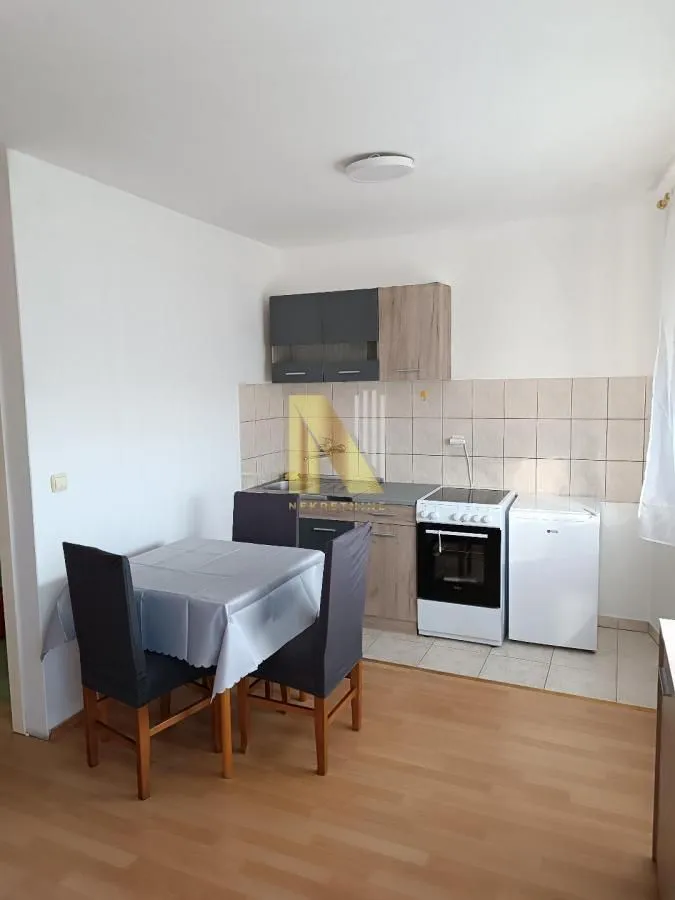 Izdavanje, garsonjera, 25m², Telep, Novi Sad Sve Podlokacije