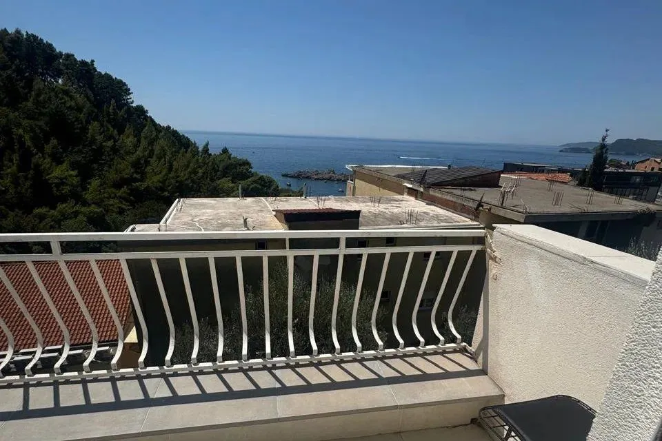 Rent, two bedroom apartment, 120m², Sveti Stefan, Budva