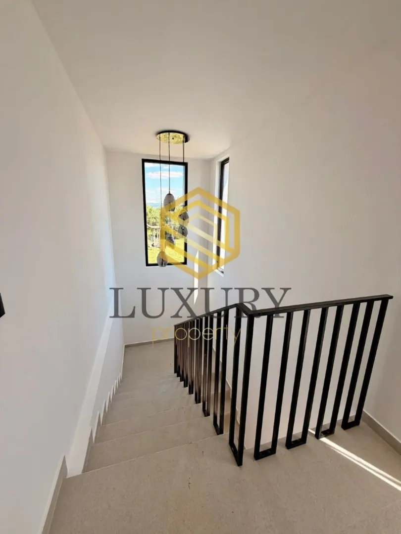Rent, house, 180m², Gornja Gorica, Podgorica