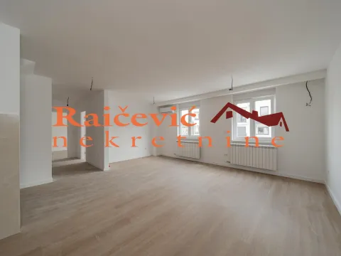 Prodaja, stan, 142m², Dušanovac, Voždovac Sve Podlokacije - image 1