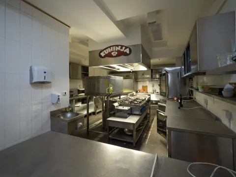 Prodaja, poslovni prostor, 1343m², Centar, Podgorica - image 10