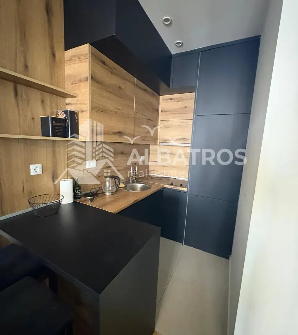 Izdavanje, jednosoban stan, 36m², Soho City, Bar