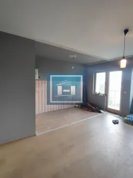 Manja kuhinja u sklopu otvorenog dnevnog boravka sa izlazom na terasu. - image 21