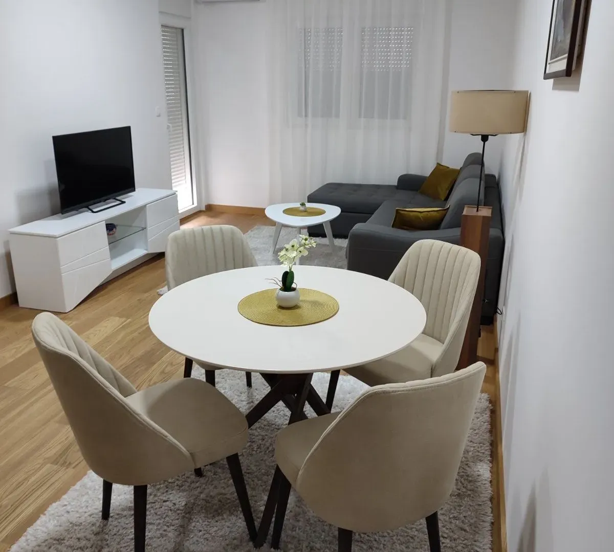 Izdavanje, jednosoban stan, 45m², New City, Podgorica