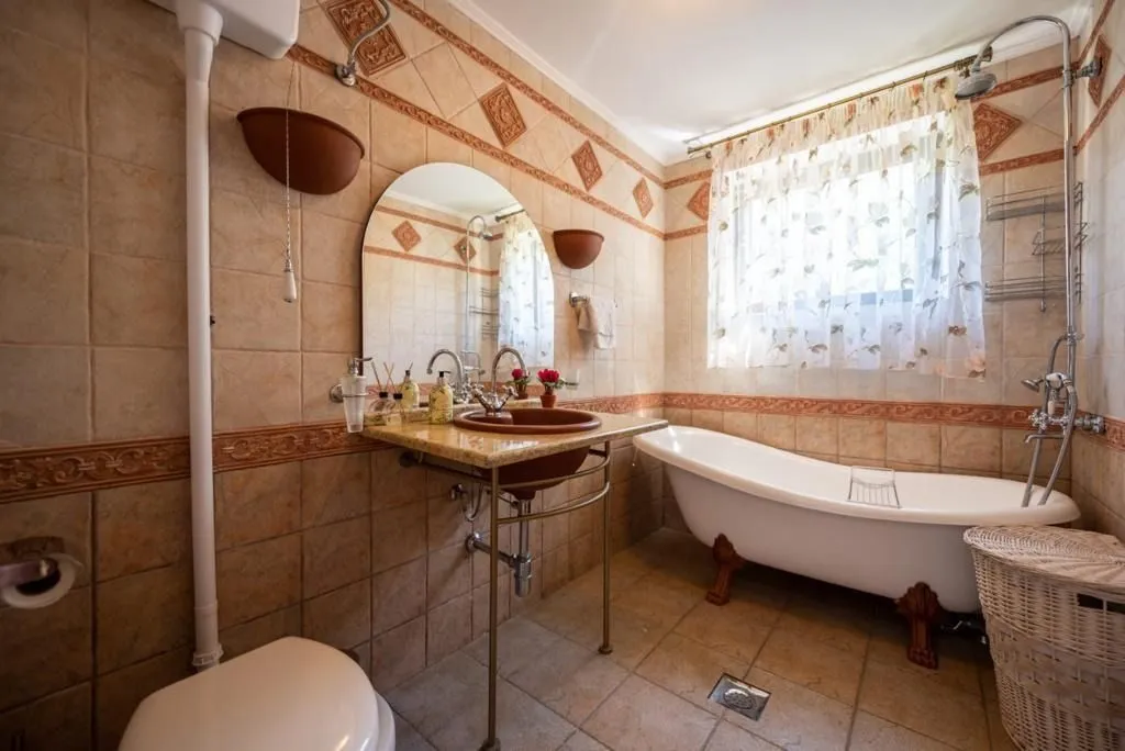 Sale, house, 420m², Škaljari, Kotor