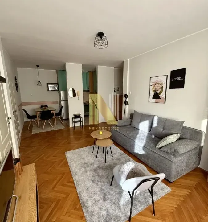 Izdavanje, dvosoban stan, 54m², Grbavica, Novi Sad Sve Podlokacije