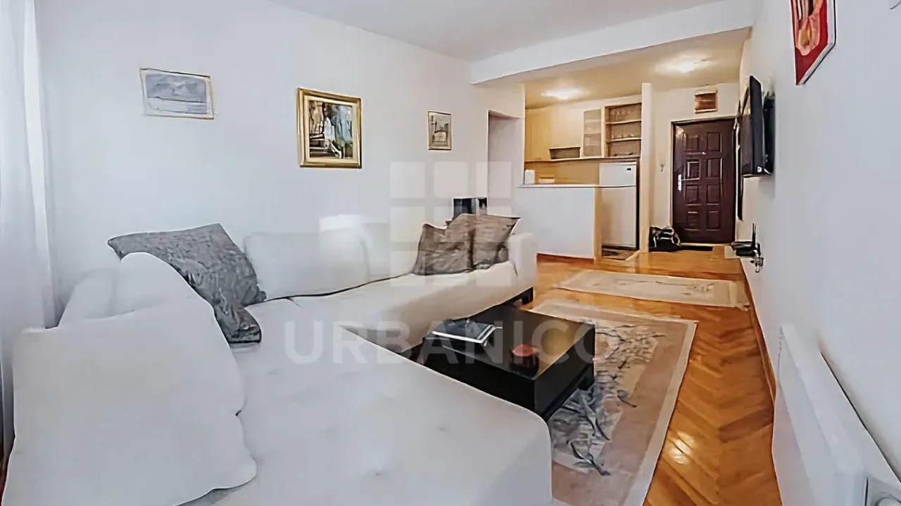 Izdavanje, jednosoban stan, 55m², Centar, Budva