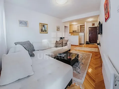 Rent, one bedroom apartment, 55m², Centar, Budva - image 1