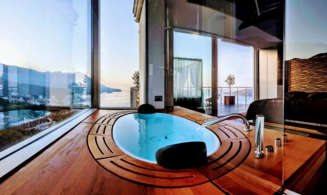 Sale, two bedroom apartment, 168m², Bečići, Budva