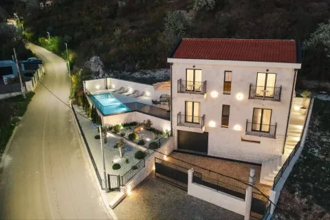 Rent, house, 180m², Blizikuće, Budva - image 2