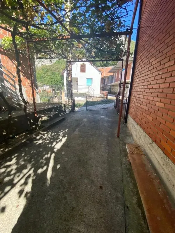 Prodaja, kuća, 74m², Sutomore, Bar