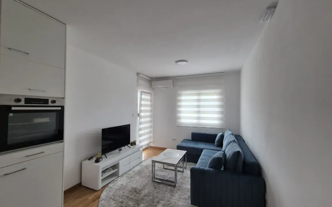 Izdavanje, garsonjera, 33m², Stari Aerodrom, Podgorica
