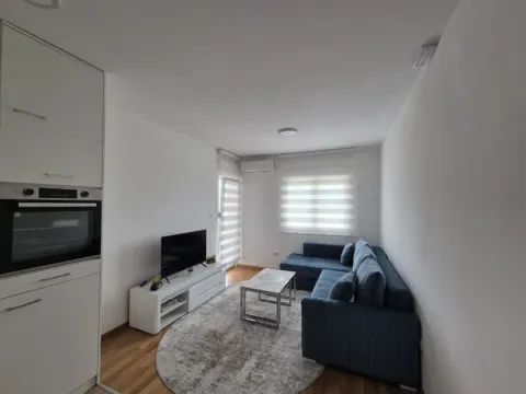 Rent, studio apartment, 33m², Stari Aerodrom, Podgorica