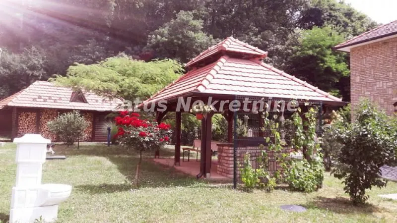 Sale, house, 860m², Banja Vrdnik, Irig