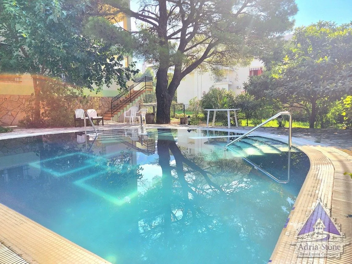 Prodaja, dvosoban stan, 64m², Podmaine, Budva