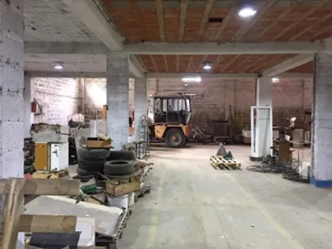 Izdavanje, poslovni prostor, 200m², Batajnica, Beograd - image 11