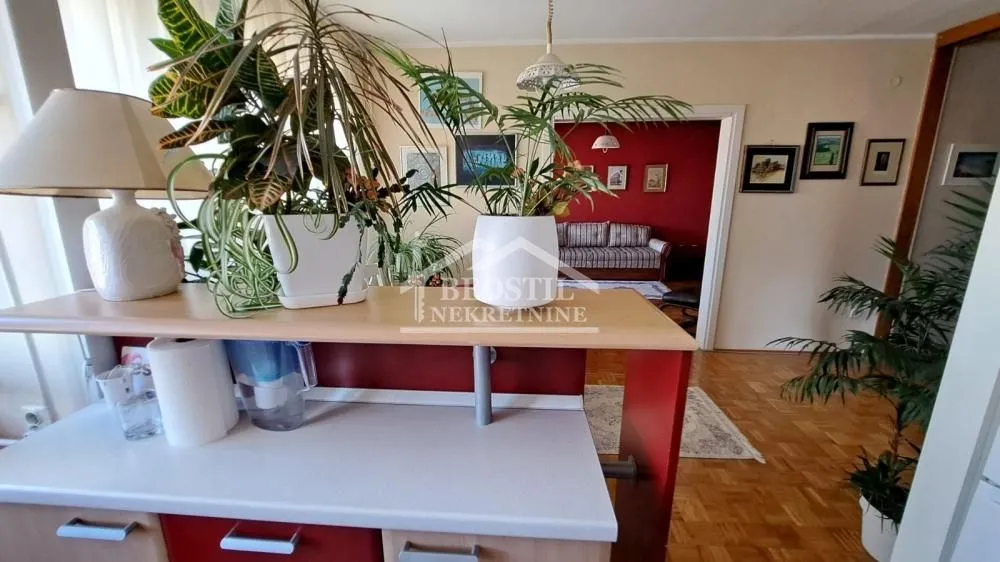 Rent, three bedroom apartment, 81m², Novi Beograd Sve Podlokacije, Beograd