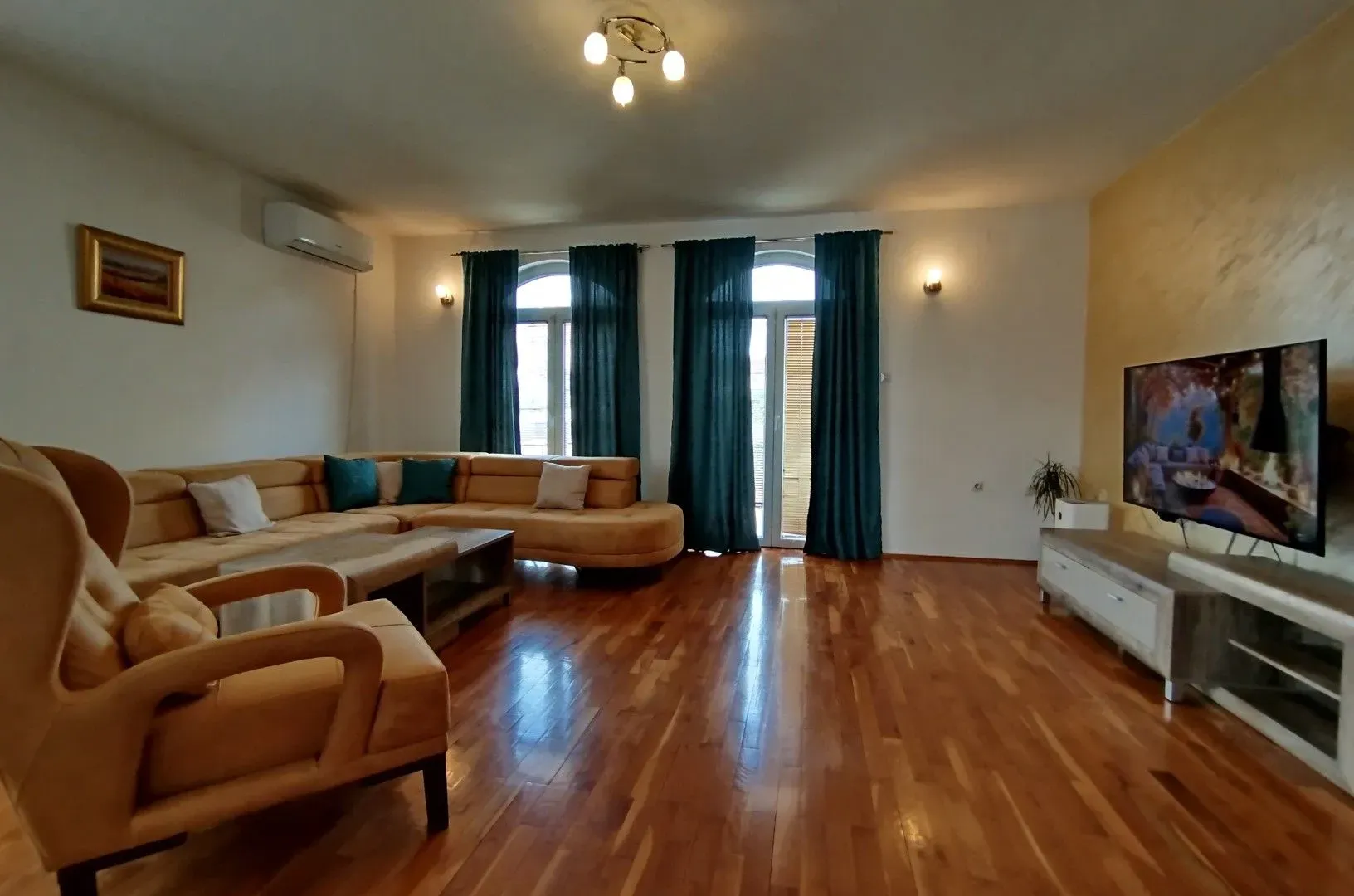 Rent, house, 160m², Tološi, Podgorica