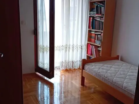 Prodaja, jednosoban stan, 40m², Stari Aerodrom, Podgorica - image 7