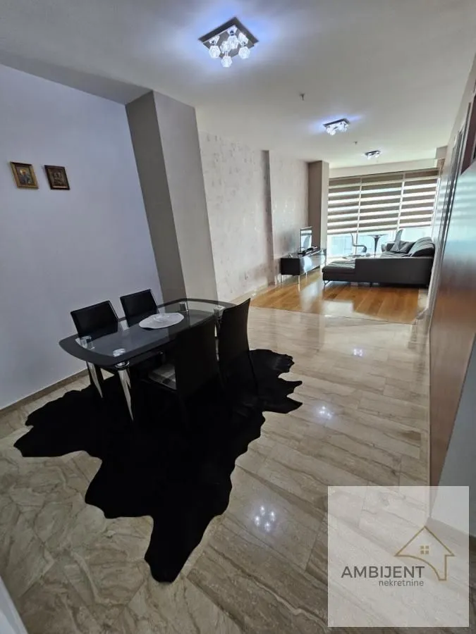 Prodaja, trosoban stan, 77m², Budva, Crna Gora