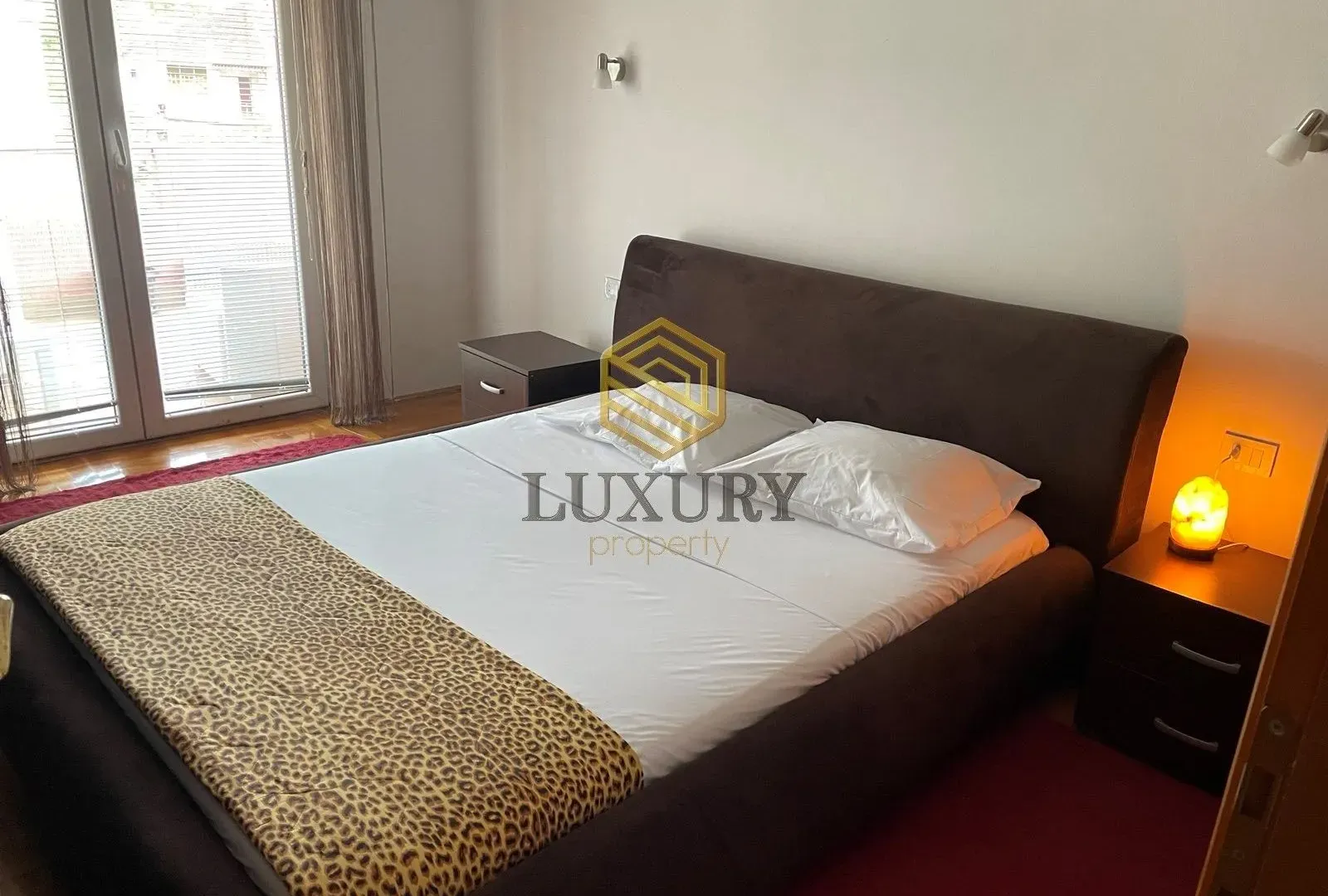 Izdavanje, jednosoban stan, 84m², Bonići, Tivat