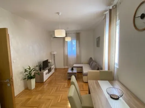 Izdavanje, jednosoban stan, 45m², Kava, Tivat - image 2