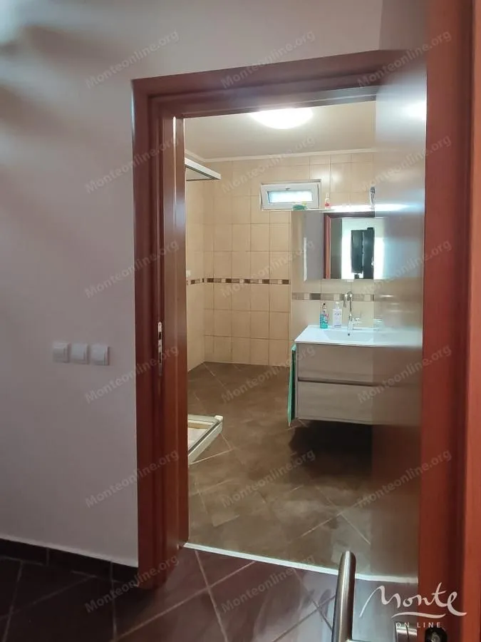 Sale, house, 330m², Utjeha, Bar