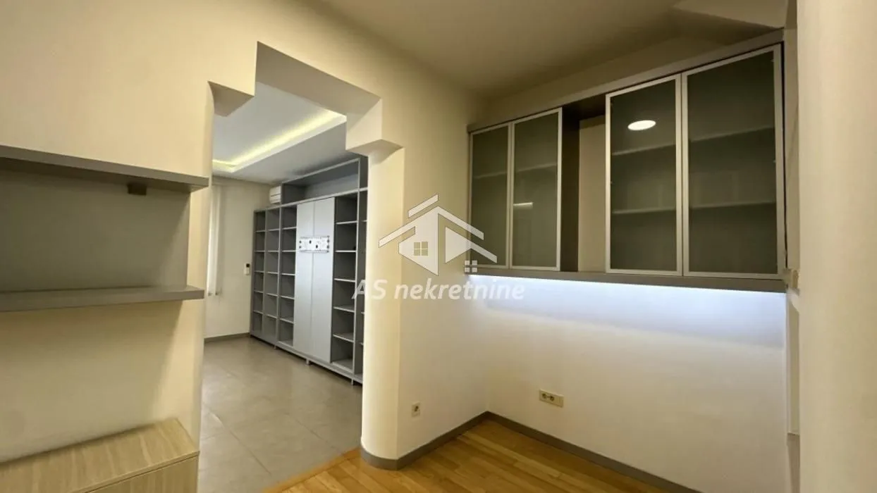 Rent, apartment, 223m², Kalenić Pijaca, Vračar Sve Podlokacije