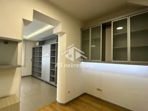Izdavanje, stan, 223m², Kalenić Pijaca, Vračar Sve Podlokacije - image 14