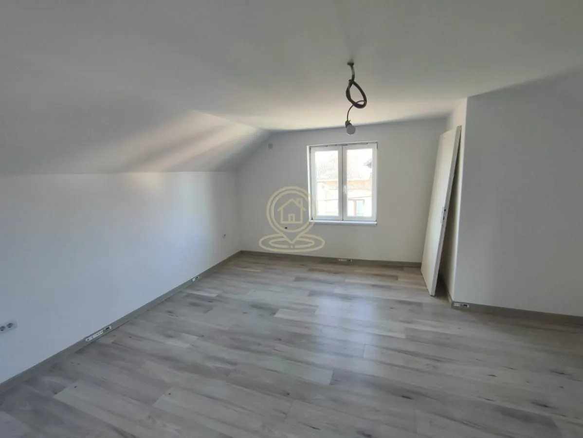 Prodaja, kuća, 374m², Veternik, Novi Sad Sve Podlokacije