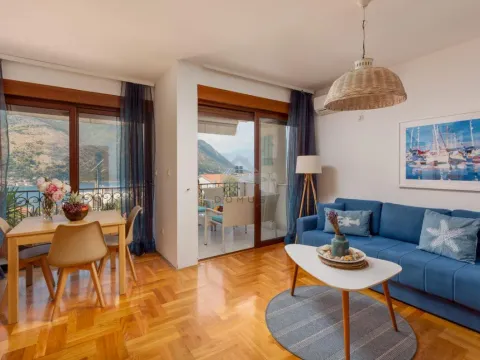 Sale, one bedroom apartment, 50m², Dobrota, Kotor - image 5