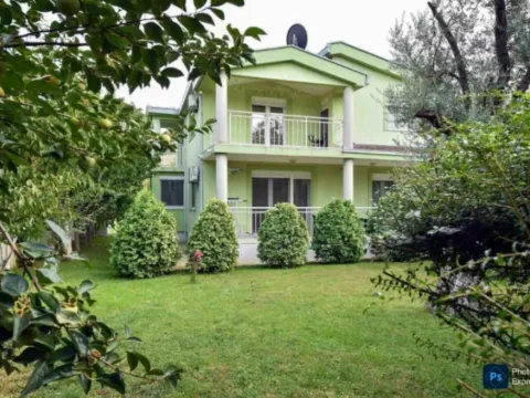 Sale, house, 184m², Vranići, Podgorica